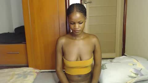 shaky xxx online show from November 12, 2025, 1:39 am