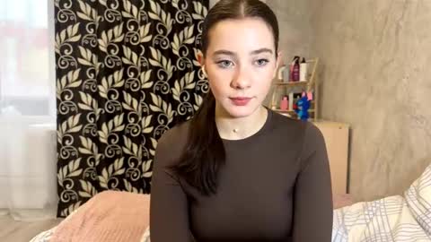 Lara online show from December 14, 2025, 7:36 am