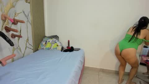 shalomexotic online show from December 2, 2025, 11:59 am