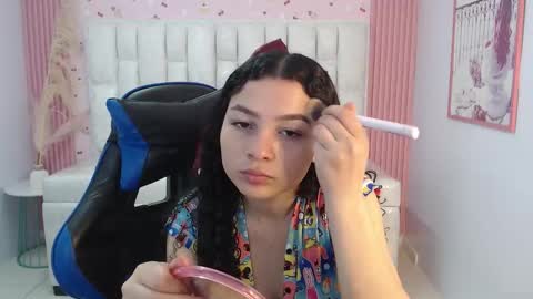 Shalon  online show from October 7, 2025, 1:41 pm