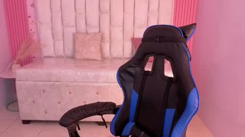 Shalon  online show from March 26, 2026, 8:25 pm