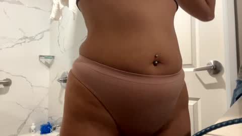 Snapshot of shamanwoman chatting on January 30, 2025, 5:19 am Shaman Woman online show from January 30, 2025, 5:19 am