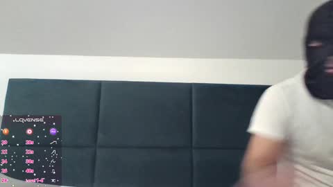 Snapshot of shamelesscouple2 chatting on January 1, 2025, 7:43 pm shamelesscouple2 online show from January 1, 2025, 7:43 pm