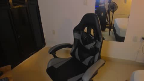 Shanel online show from February 16, 2026, 7:21 pm