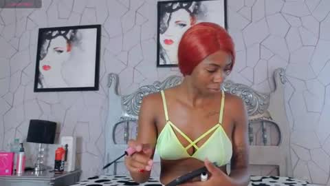 Snapshot of shanelle__ chatting on June 11, 2026, 1:53 pm S H A N E L L E online show from June 11, 2026, 1:53 pm