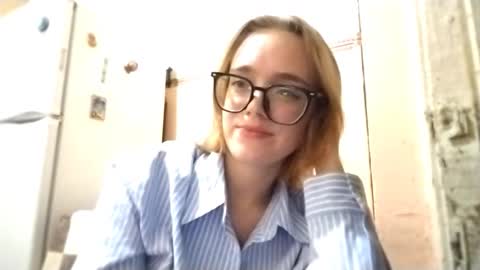 Lana online show from November 14, 2025, 6:28 pm