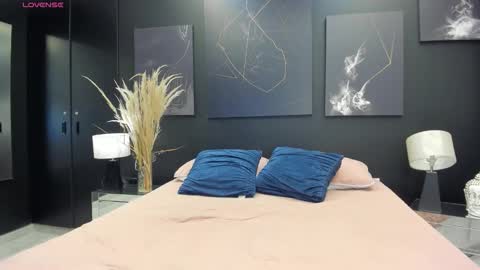 Shanell Moore online show from September 28, 2025, 1:05 pm