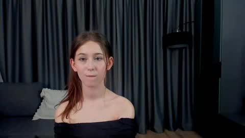 Snapshot of shanellwreath chatting on December 16, 2025, 5:29 pm me name is Mia online show from December 16, 2025, 5:29 pm