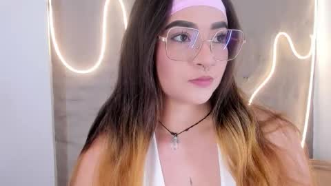 Snapshot of shanntal__ chatting on March 20, 2026, 8:03 pm Shanntal online show from March 20, 2026, 8:03 pm