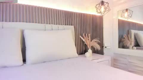 SHANON online show from October 27, 2025, 7:07 pm