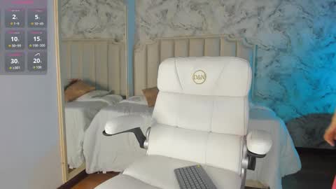 Snapshot of shantal_thompson21 chatting on December 14, 2025, 3:34 am Shantal online show from December 14, 2025, 3:34 am