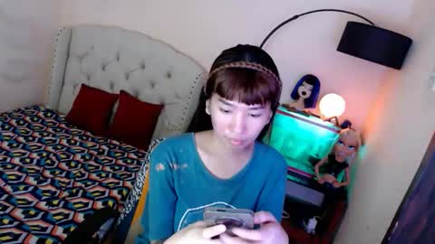 SHANTA FOX  s online show from November 4, 2025, 1:32 pm