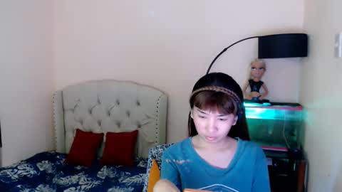 SHANTA FOX  s online show from April 14, 2026, 1:00 am