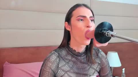 Snapshot of shantall_skinny chatting on October 25, 2025, 4:09 am Shantall online show from October 25, 2025, 4:09 am