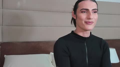 Snapshot of shantall_skinny chatting on October 26, 2025, 7:31 pm Shantall online show from October 26, 2025, 7:31 pm