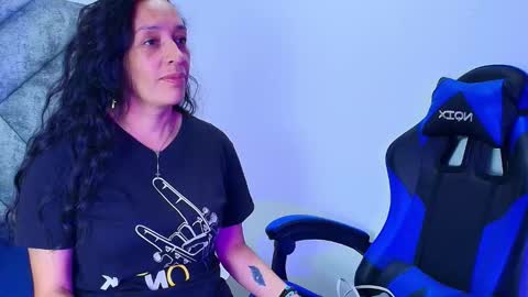 Snapshot of shantey_laurent chatting on November 8, 2025, 1:44 pm shantey online show from November 8, 2025, 1:44 pm