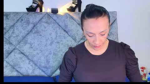 Snapshot of shantey_laurent chatting on November 27, 2025, 11:56 am shantey online show from November 27, 2025, 11:56 am