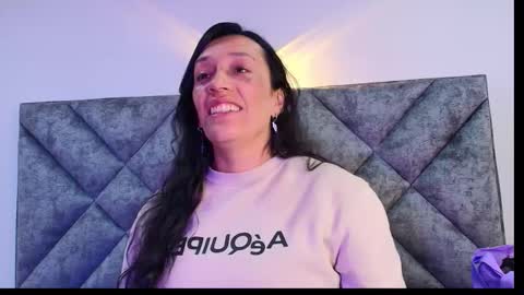 Snapshot of shantey_laurent chatting on November 29, 2025, 12:30 pm shantey online show from November 29, 2025, 12:30 pm