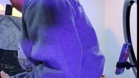 Snapshot of shantey_laurent chatting on December 4, 2025, 11:41 am shantey online show from December 4, 2025, 11:41 am