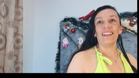 Snapshot of shantey_laurent chatting on December 15, 2025, 1:26 pm shantey online show from December 15, 2025, 1:26 pm