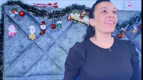 Snapshot of shantey_laurent chatting on December 19, 2025, 1:51 pm shantey online show from December 19, 2025, 1:51 pm