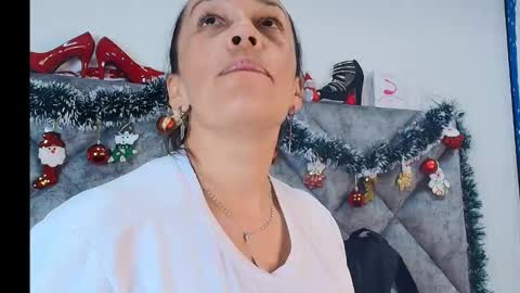 Snapshot of shantey_laurent chatting on December 20, 2025, 2:02 pm shantey online show from December 20, 2025, 2:02 pm