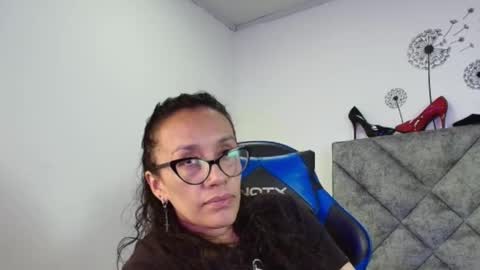 Snapshot of shantey_laurent chatting on February 26, 2026, 1:21 pm shantey online show from February 26, 2026, 1:21 pm