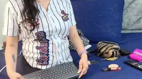 Snapshot of shantey_laurent chatting on March 5, 2026, 2:02 pm shantey online show from March 5, 2026, 2:02 pm