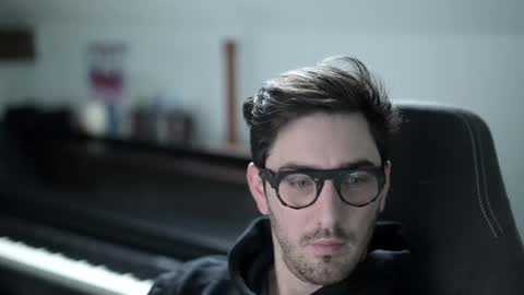 Snapshot of shape80 chatting on December 16, 2025, 9:14 am frenchy boy online show from December 16, 2025, 9:14 am