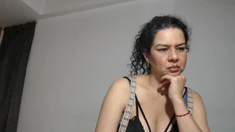 sharickleon11 online show from November 12, 2025, 1:50 am