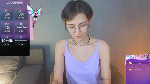 Snapshot of sharli_rose chatting on December 4, 2024, 7:23 pm Sharli online show from December 4, 2024, 7:23 pm