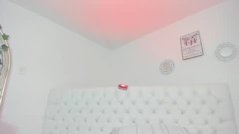 Sharlot online show from February 11, 2026, 12:43 pm