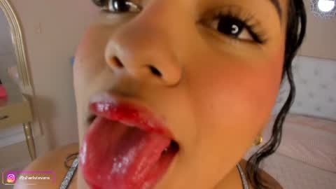Sharlot online show from July 9, 2026, 1:26 pm