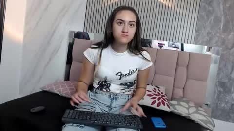 Sara online show from December 15, 2025, 11:36 am