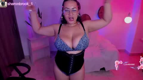 sharon_brook online show from November 13, 2025, 5:28 am