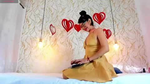 Snapshot of sharon_leather chatting on April 18, 2026, 12:31 pm sharon_leather online show from April 18, 2026, 12:31 pm