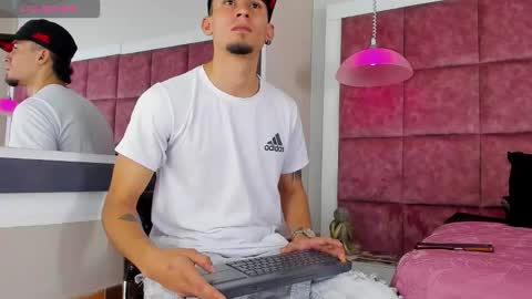 Sharon  Tyga online show from January 18, 2026, 3:16 pm