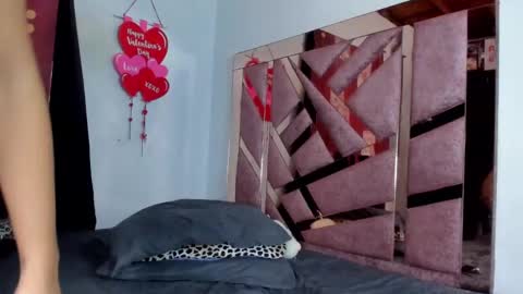 Snapshot of sharondeluxe chatting on March 12, 2025, 4:51 am SHARONDELUXE online show from March 12, 2025, 4:51 am