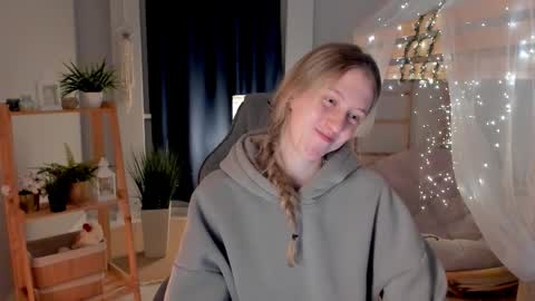 Snapshot of sharonevansi chatting on May 6, 2026, 6:02 pm Sharon online show from May 6, 2026, 6:02 pm