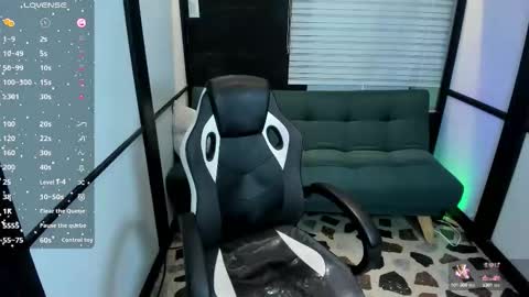 Snapshot of sharonqueen1_ chatting on September 17, 2025, 6:20 pm sharonqueen1_ online show from September 17, 2025, 6:20 pm