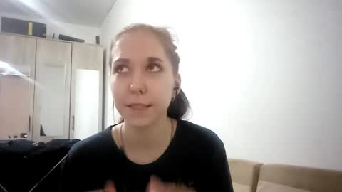 Annette online show from December 22, 2025, 8:44 am