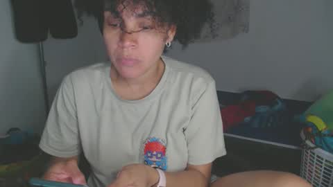 Snapshot of shayna_cute chatting on November 18, 2025, 12:16 am Shayna online show from November 18, 2025, 12:16 am