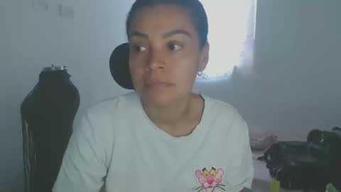 Snapshot of shayna_cute chatting on November 27, 2025, 8:11 pm Shayna online show from November 27, 2025, 8:11 pm