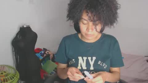 Snapshot of shayna_cute chatting on December 5, 2025, 2:53 am Shayna online show from December 5, 2025, 2:53 am