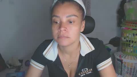 Shayna online show from May 17, 2026, 3:48 am