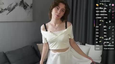 Shayna online show from September 13, 2025, 6:40 pm