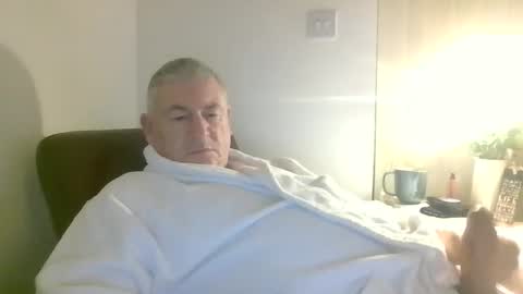 she52 online show from December 6, 2024, 7:45 pm