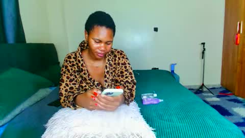 shee13 online show from February 21, 2026, 11:39 pm