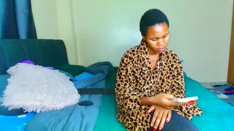 shee13 online show from February 23, 2026, 1:36 am