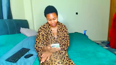 shee13 online show from February 26, 2026, 11:26 pm